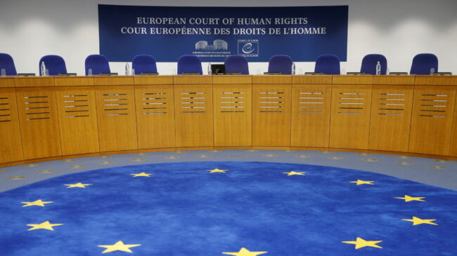 El Tribunal Europeo de DDHH bloquea la deportación británica de inmigrantes a Ruanda
