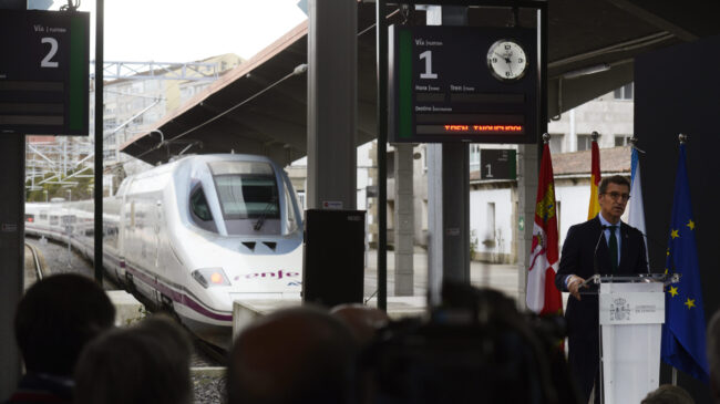 El AVE Madrid-Málaga sufre una avería y deja a Feijóo atrapado junto al resto de pasajeros