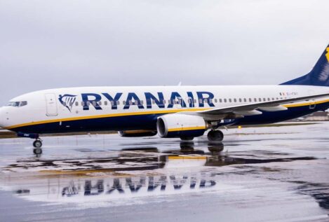 Los tripulantes de cabina de Ryanair convocan seis jornadas de huelga en España en verano