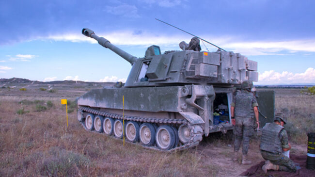 Noruega entrega a Ucrania 22 obuses autopropulsados M109
