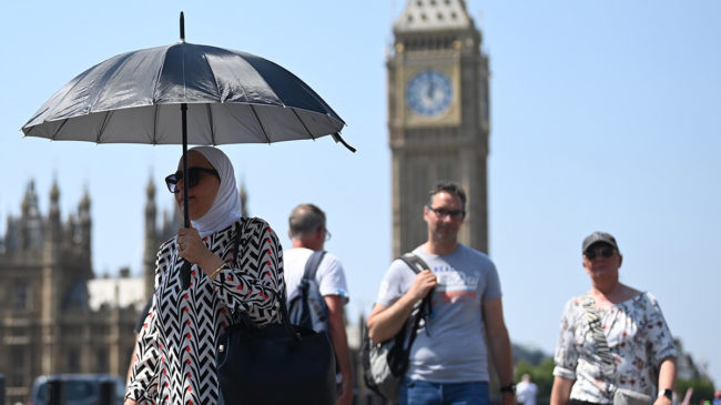 Reino Unido está que arde: registra su temperatura récord, 40,2ºC, en Heathrow