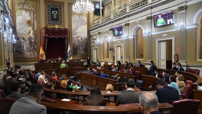 Coalición Canaria y Podemos quieren tapar las obras del parlamento insular sobre la conquista