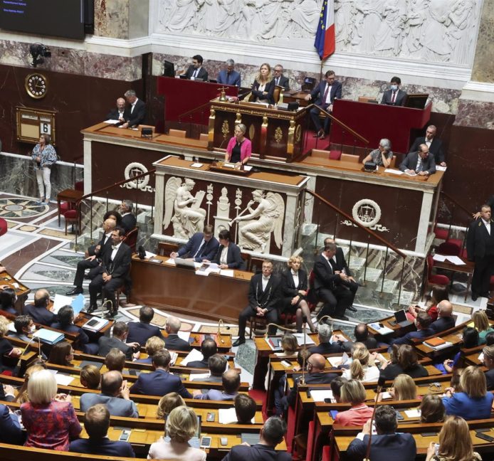 La Asamblea de Francia rechaza por amplia mayoría la moción de censura de la izquierda