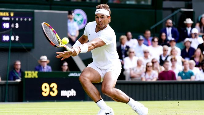 Rafa Nadal se sobrepone a las lesiones y pasa a semifinales de Wimbledon tras un partido épico