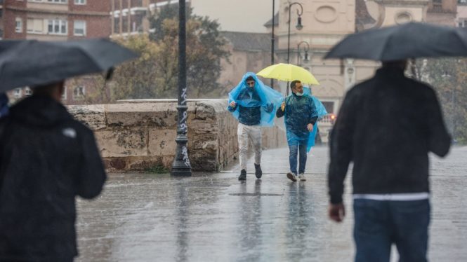 El riesgo de tormentas pone en alerta a diez comunidades