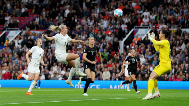 Inglaterra gana 1-0 a Austria en la apertura de la Eurocopa femenina
