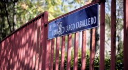 Los tribunales obligan a Almeida a restituir la placa de Largo Caballero en Madrid