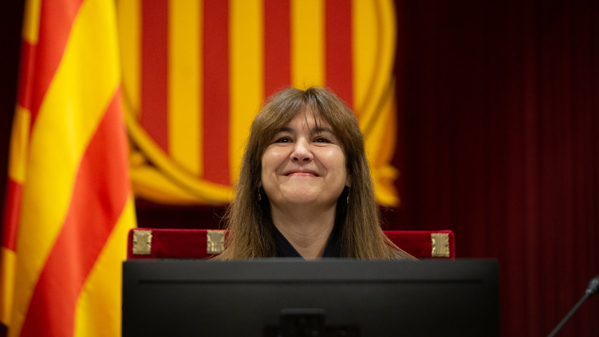 Borràs amenaza con no dejar el escaño si es cesada como presidenta del Parlament