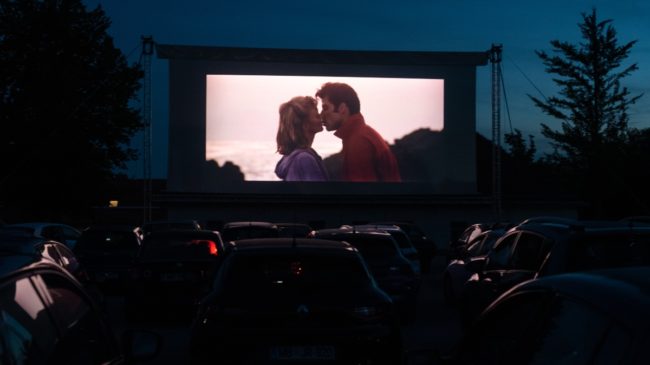 'La 1' pospone el estreno de 'Historias para no dormir' para emitir 'Grease'