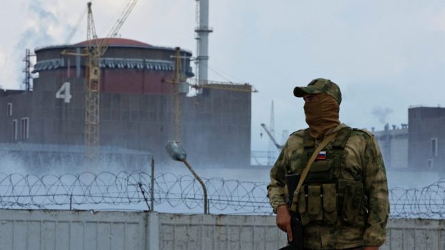 Ucrania asegura que Rusia ha vuelto a atacar las cercanías de la central nuclear de Zaporiyia