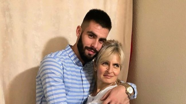 El futbolista que donó el hígado para salvar a su madre: «Ella me dio la vida y yo se la extendí»