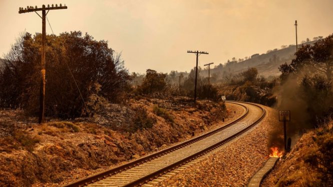 Los mensajes de Adif y la maquinista de Bejís confirman que nadie les informó del fuego