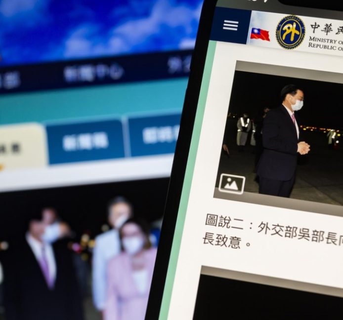 La tensión crece en Taiwán tras las nuevas maniobras militares de China y los hackeos