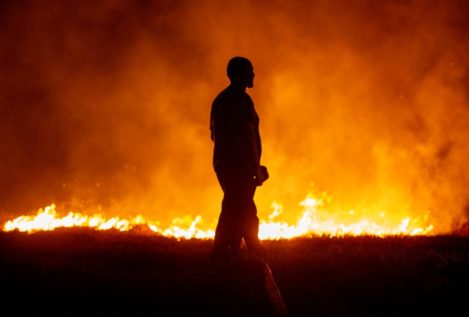 Los incendios de La Coruña y Ávila, los que más preocupan: el de Boiro ha quemado ya 2.000 hectáreas