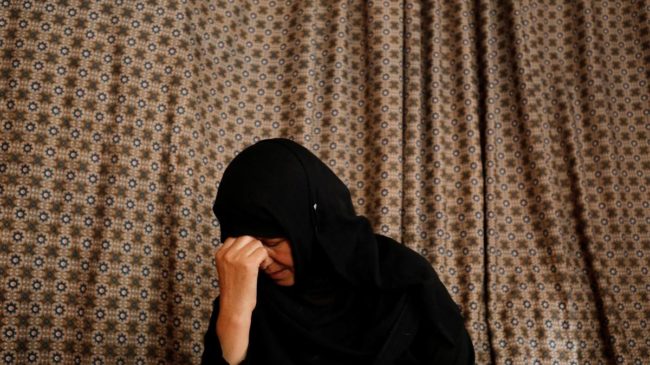 Los talibanes despejan a tiros una protesta de mujeres en Kabul