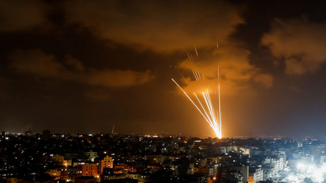 La Yihad Islámica lanza más de 100 cohetes hacia Israel