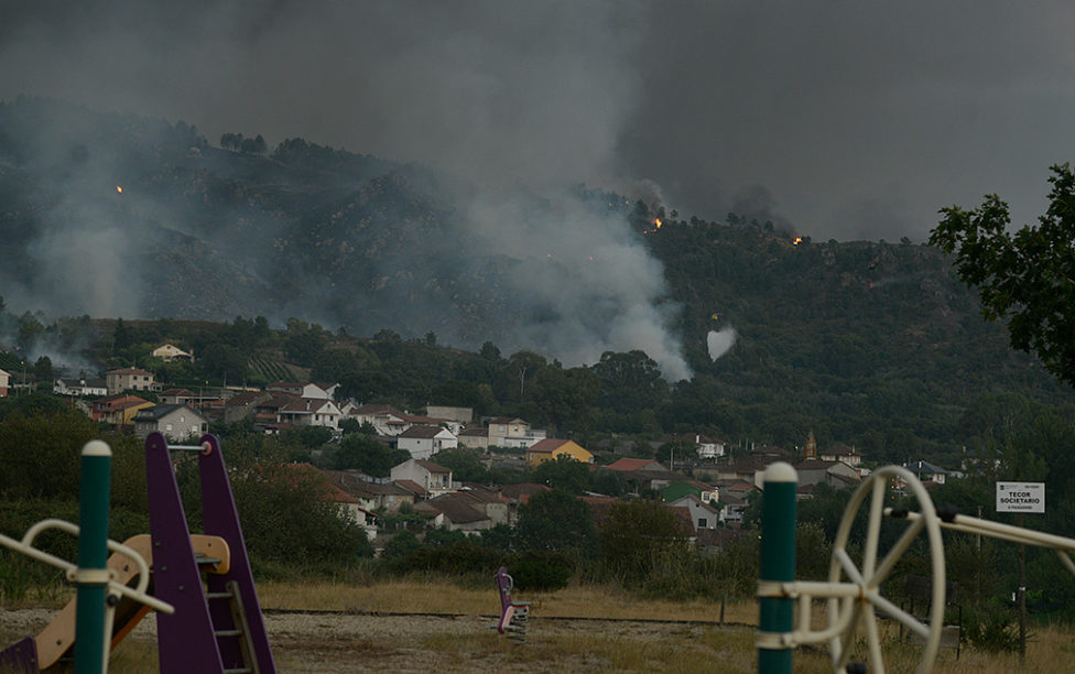 Suben a 600 las hectáreas quemadas en Verín aunque la evolución es "favorable"