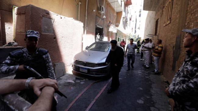 Al menos 41 muertos y 14 heridos en un incendio en una iglesia en El Cairo