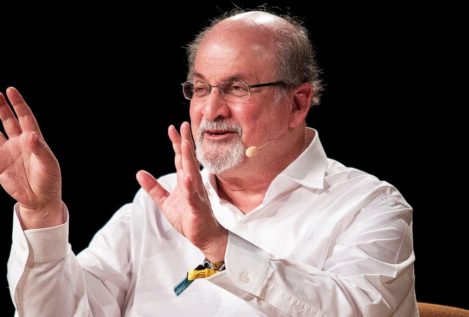 Salman Rushdie y el cuchillo